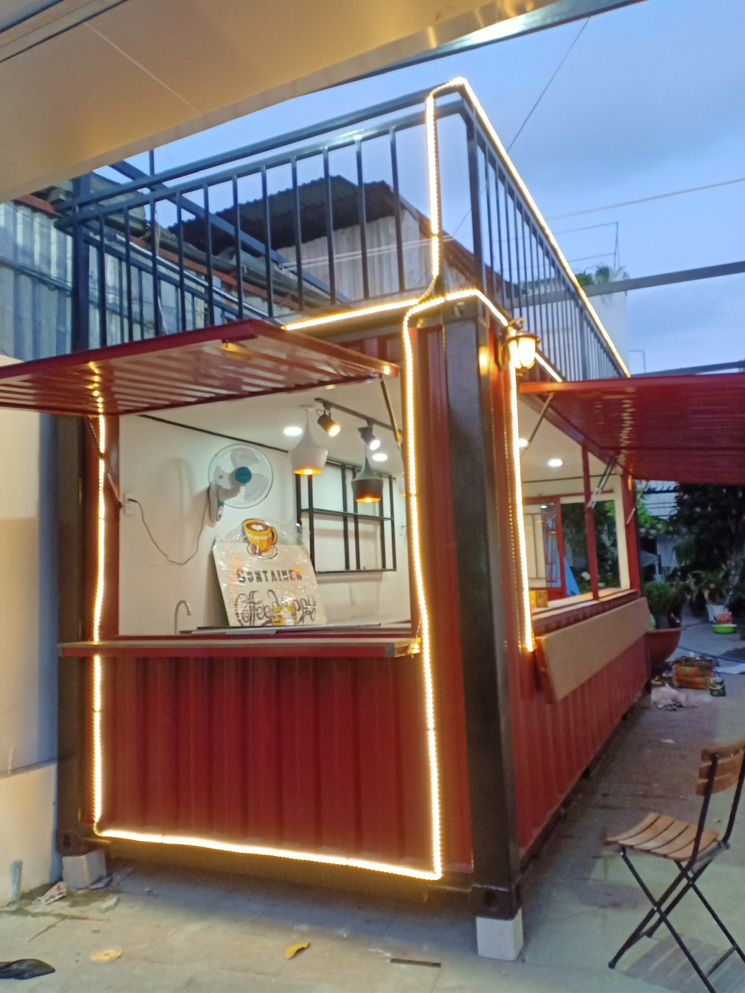 Container cafe
