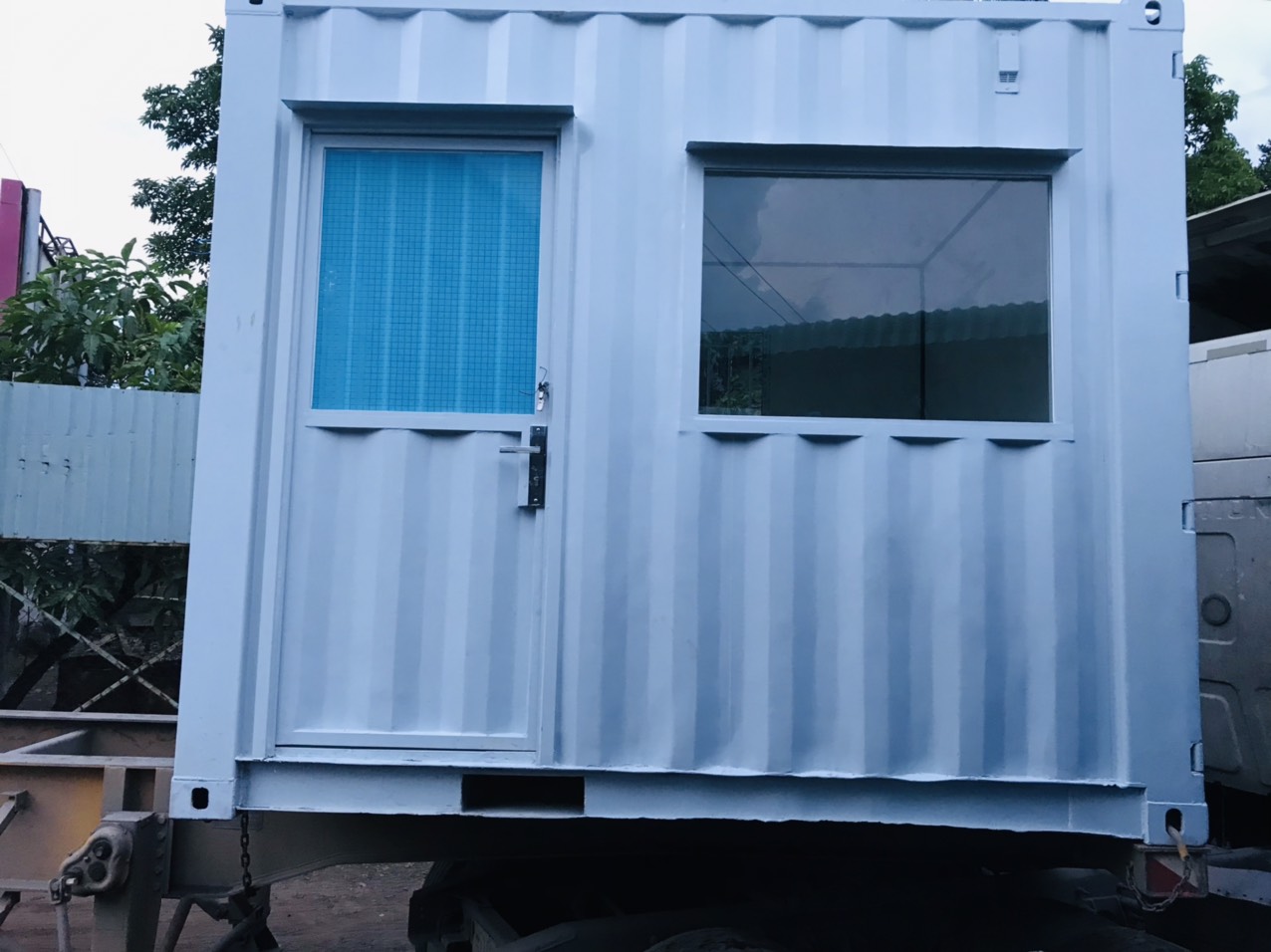 Container toalet bảo vệ 10 feet